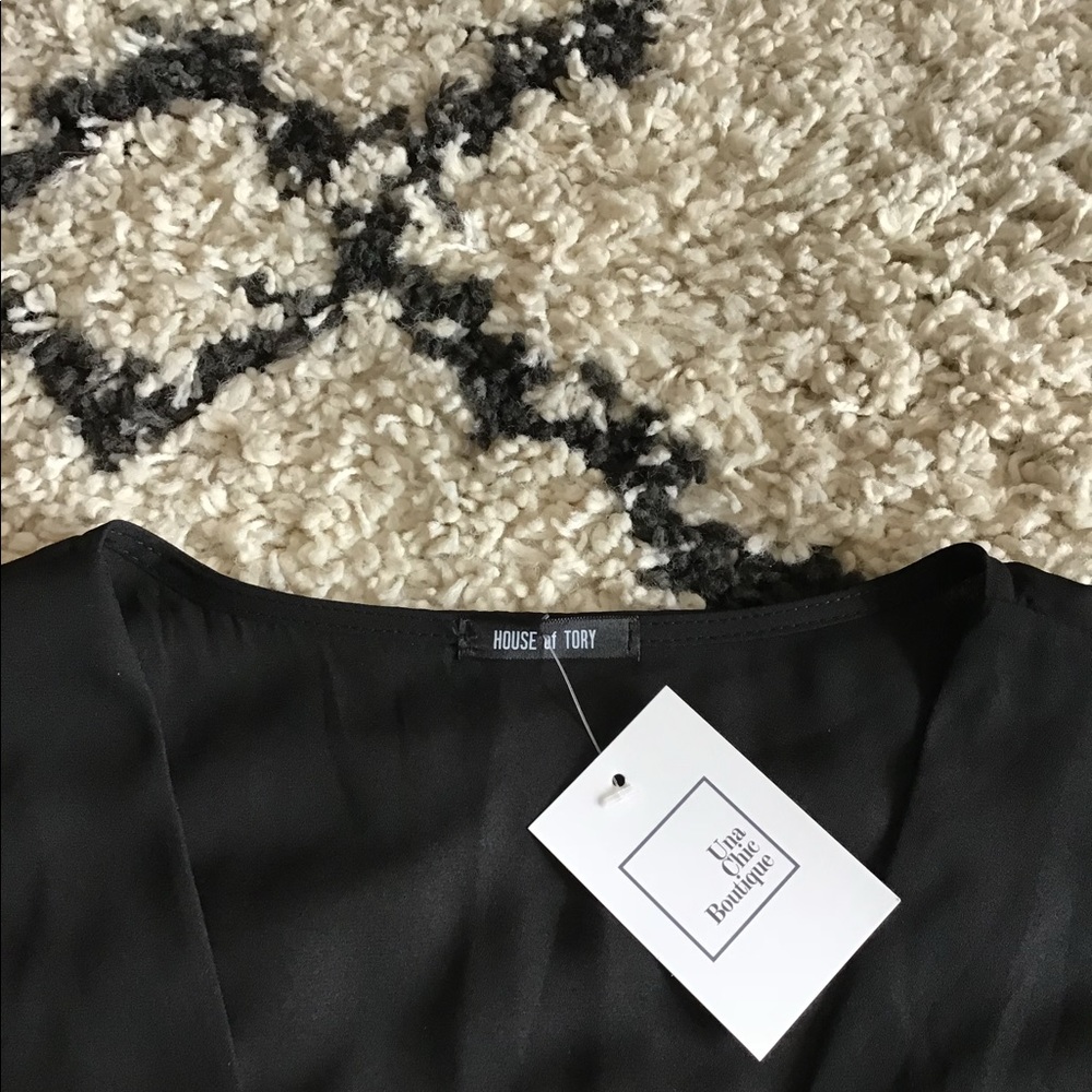 House of Tory Plus Size Blouse - Picture 4 of 6